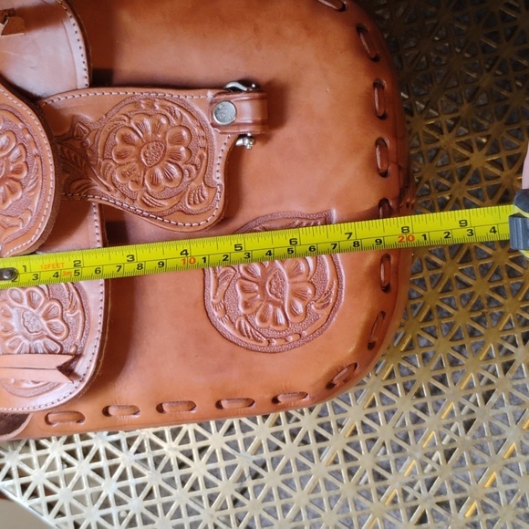 Vintage Saddle Shaped Purse - Picture 13 of 13